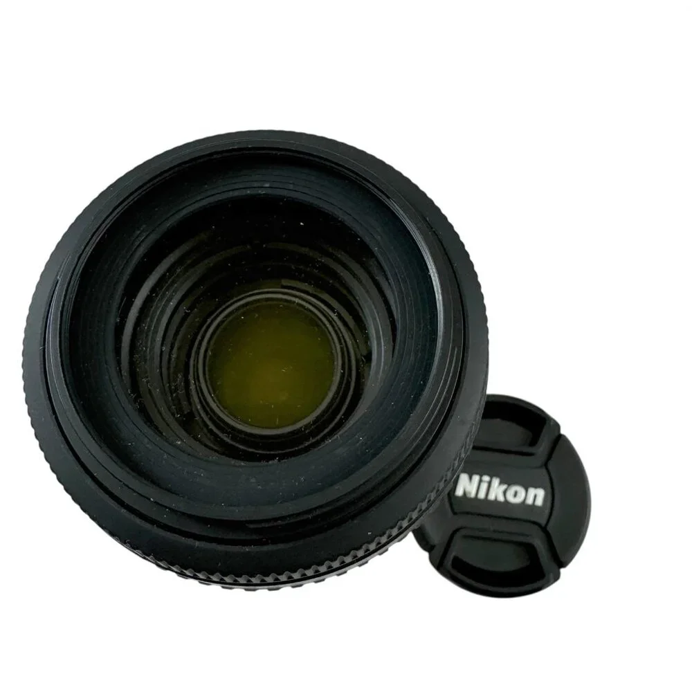 Nikon DX AF-S Nikkor Zoom Lens 55-200mm 1:4-5.6 G ED Vintage in the Case